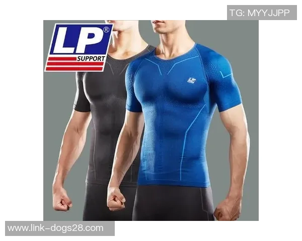 足球裤凸现象引发热议如何看待运动装备对运动表现的影响